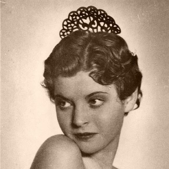 Meet your Posher, Tessa - Picture 2 of 5